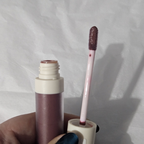 BRAND NEW Farmasi Lip Laquers Latina Collection Shiny Lip Stain All Day Wear - Picture 5 of 5